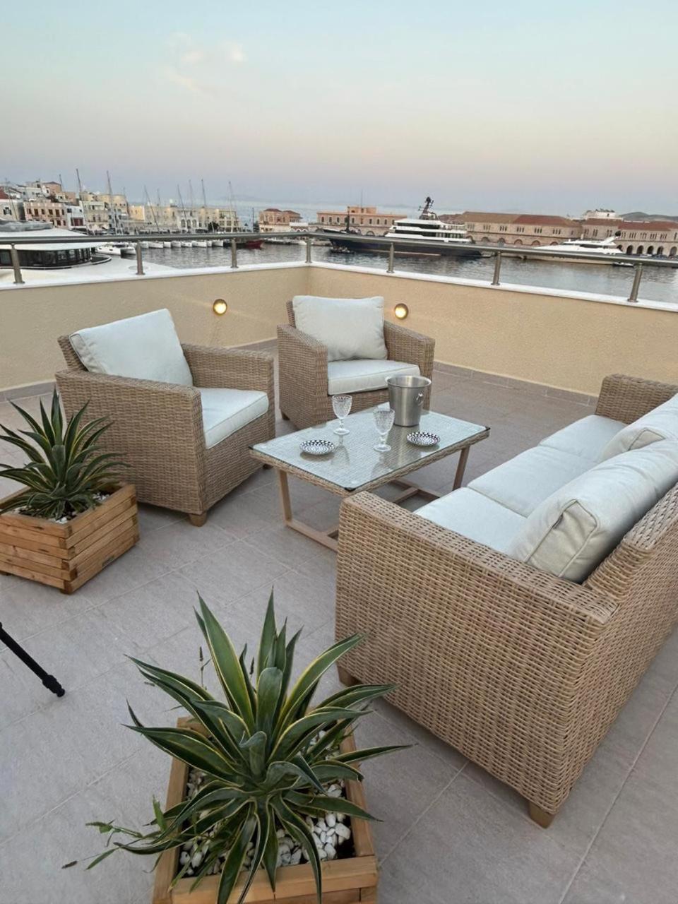Emilia Suites Ermoupoli Dış mekan fotoğraf